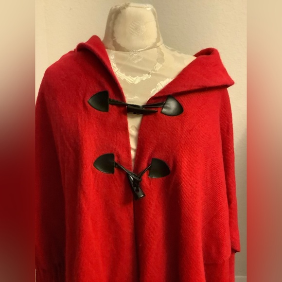 V one size fits all red sweater - Picture 2 of 6